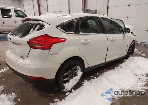 2016 Ford Focus Se z USA, uszkodzony, nr VIN 1FADP3K27GL404313